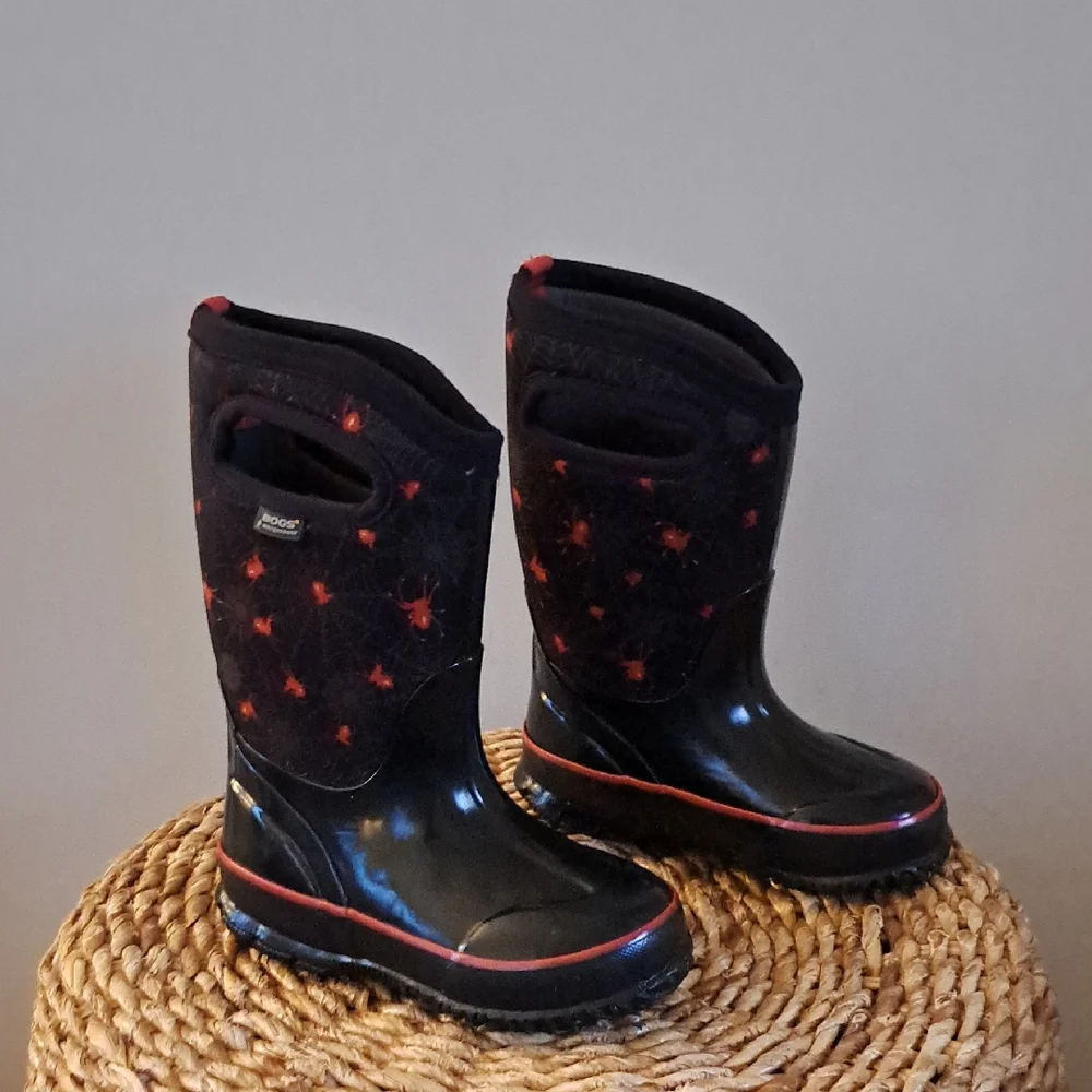 BOGS Youth Spiderweb Print Winter/Snow Waterproof/Insulated Boots S-10
